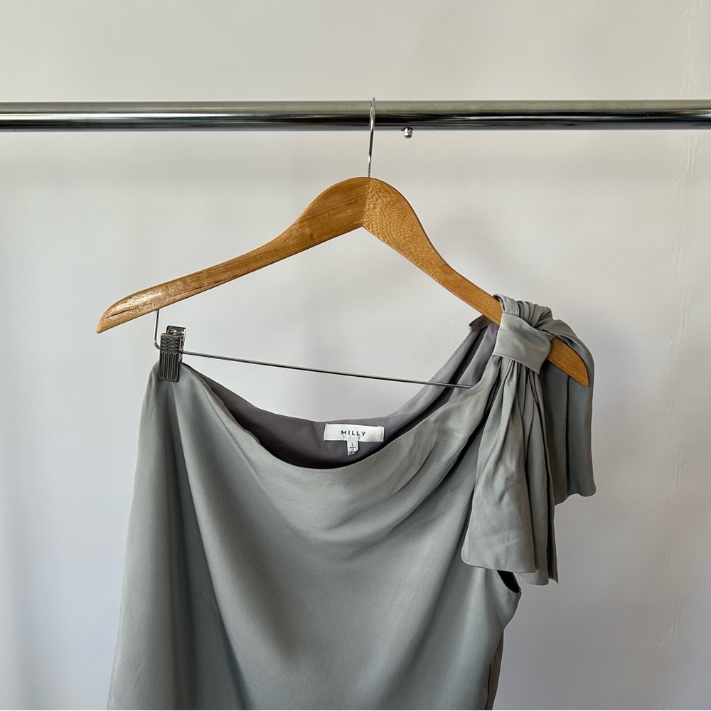 Milly Cindy One-Shoulder Stretch Silk Top in gray size Large. - Picture 4 of 14
